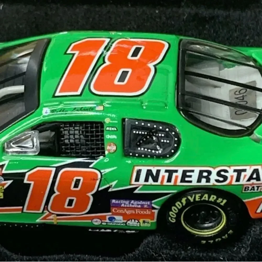 Bobby Labonte #18 Interstate Batteries Jurassic Park 3 2001 Grand Prix Elite 64